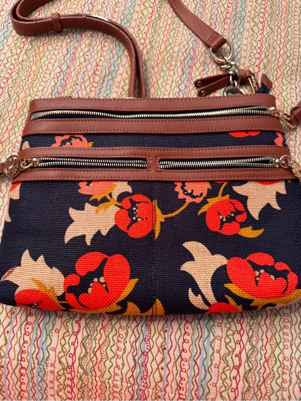 Spartina 449 De Renne Zipper Hipster - Floral Linen - NEEDS NEW STRAP or fixed